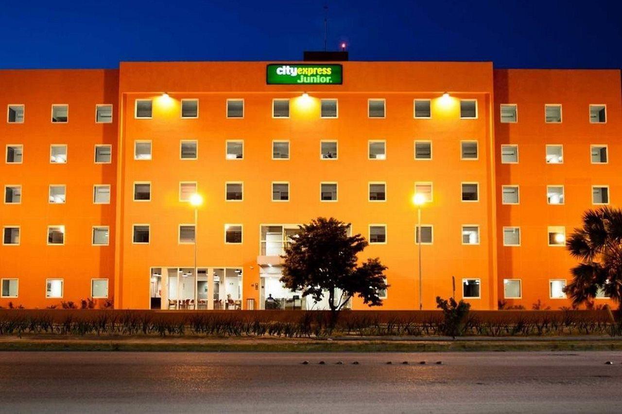 Hotel City Express Junior By Marriott Ciudad Del Carmen Aeropuerto Esterno foto