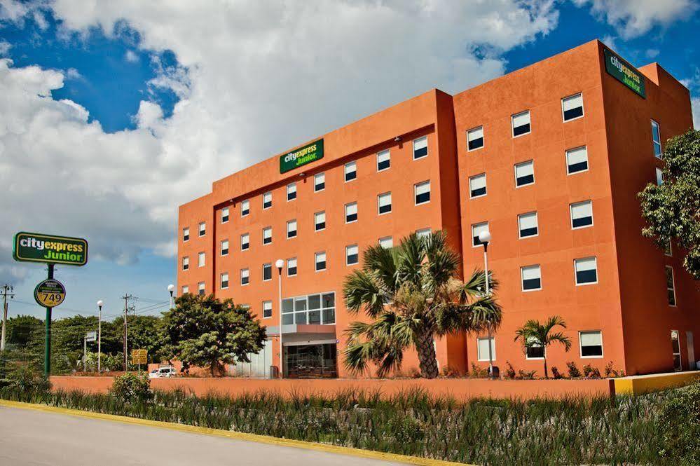 Hotel City Express Junior By Marriott Ciudad Del Carmen Aeropuerto Esterno foto